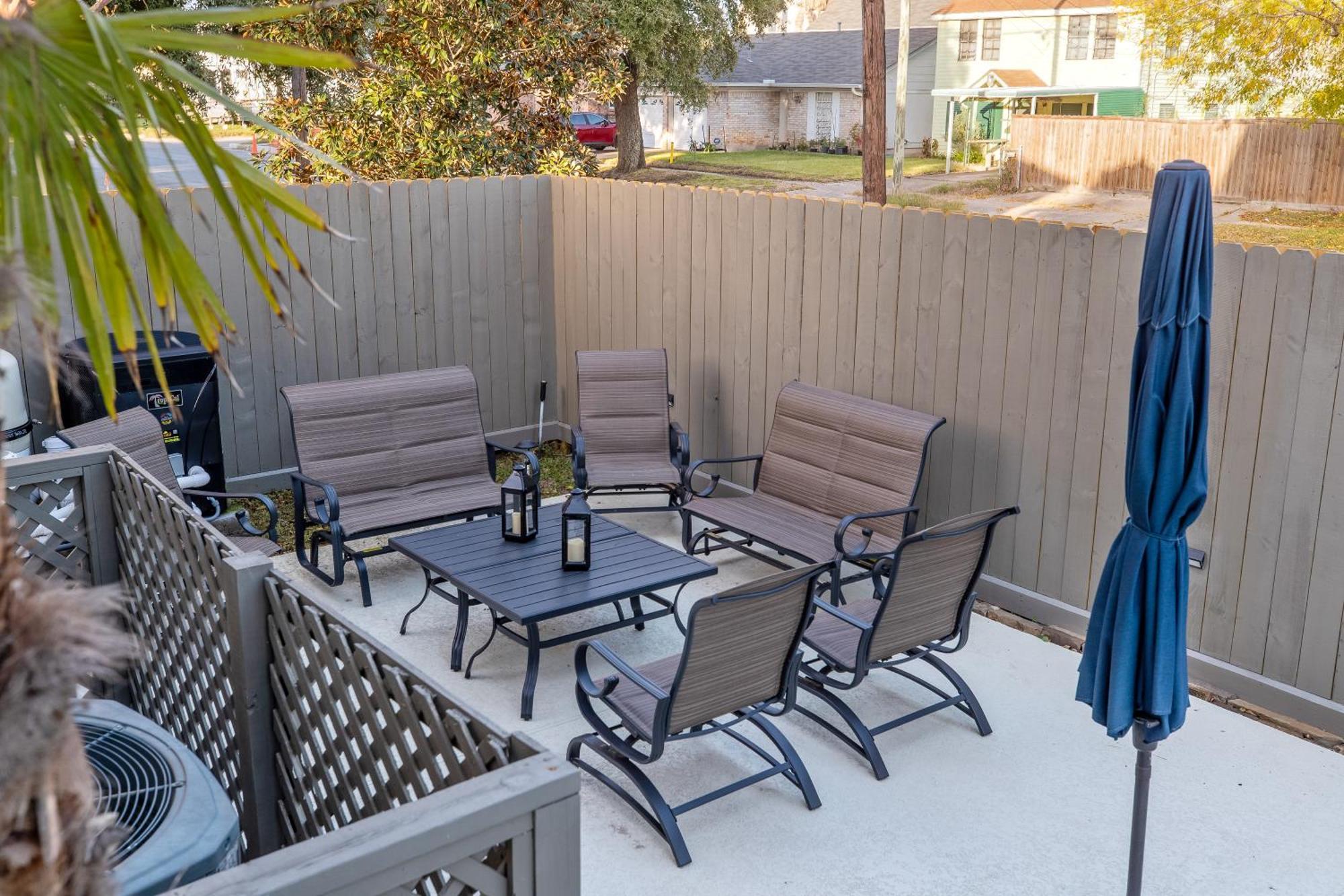 Historic 1871 Coastal Breeze With Heated Pool - Restoring Galveston Villa Buitenkant foto