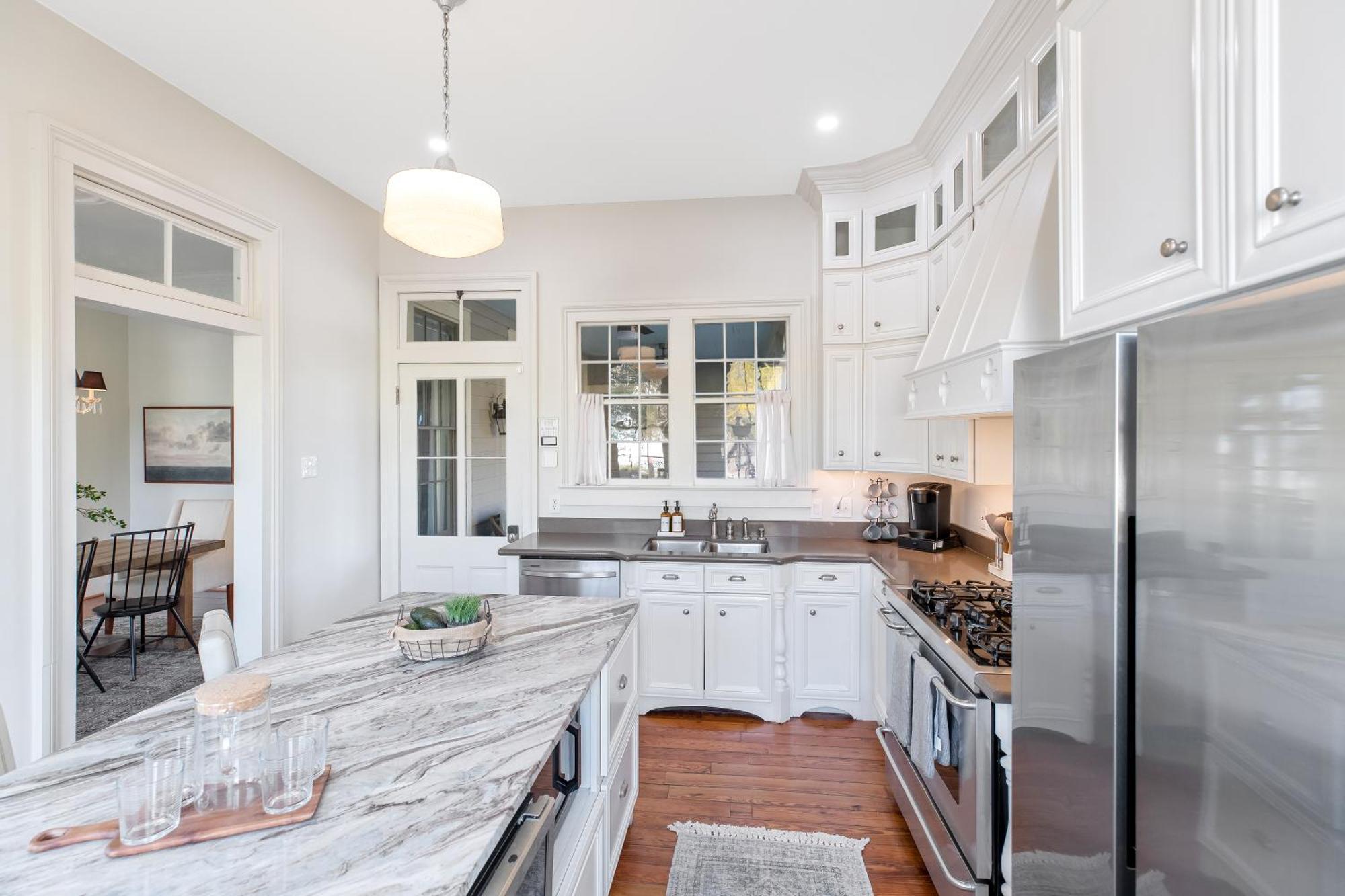Historic 1871 Coastal Breeze With Heated Pool - Restoring Galveston Villa Buitenkant foto